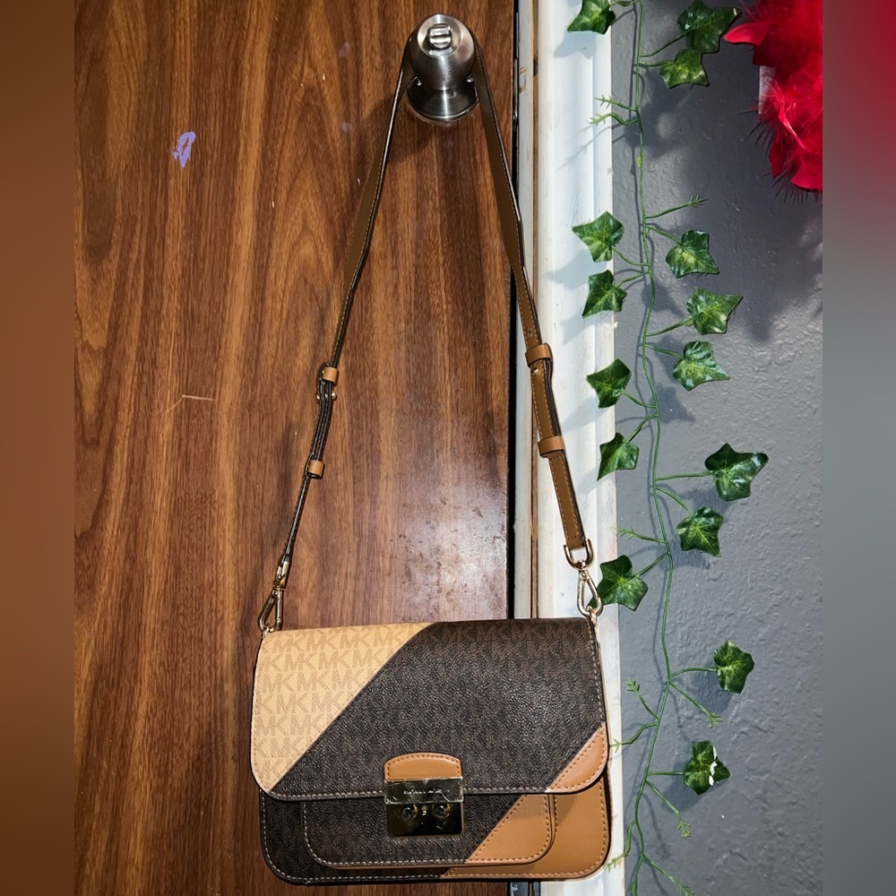 Micheal Kors bag